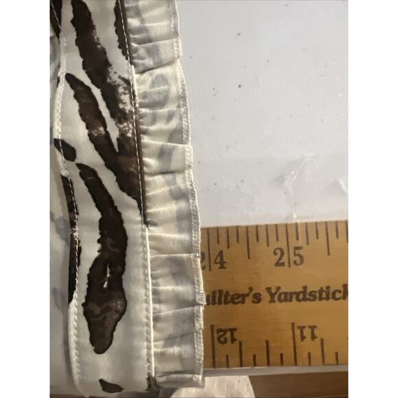 Chico's 2 chicos large Paw Animal Print Ruffle Trim Stretch Chino Jacket - Picture 8 of 13